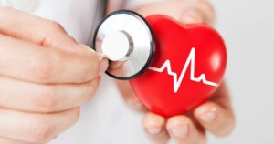 Lee más sobre el artículo El consumo regular moderado de alcohol también aumenta el riesgo cardiovascular