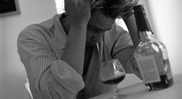 Lee más sobre el artículo ¿Cómo evitar las recaídas en el alcoholismo?