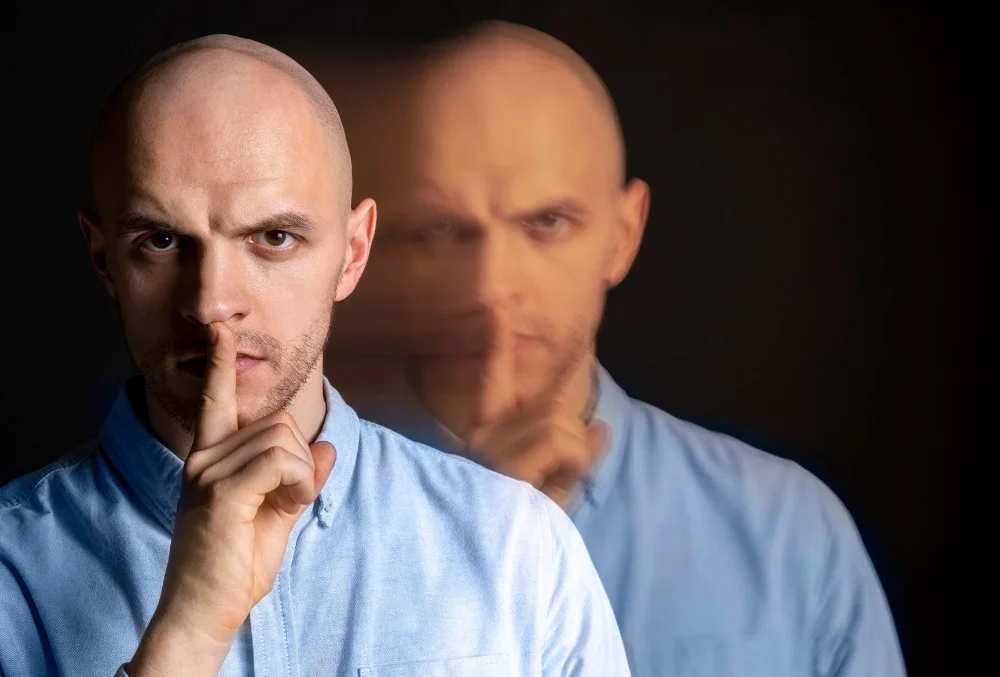 En este momento estás viendo Pensamientos intrusivos: cuando la mente se convierte en un riesgo para la recuperación